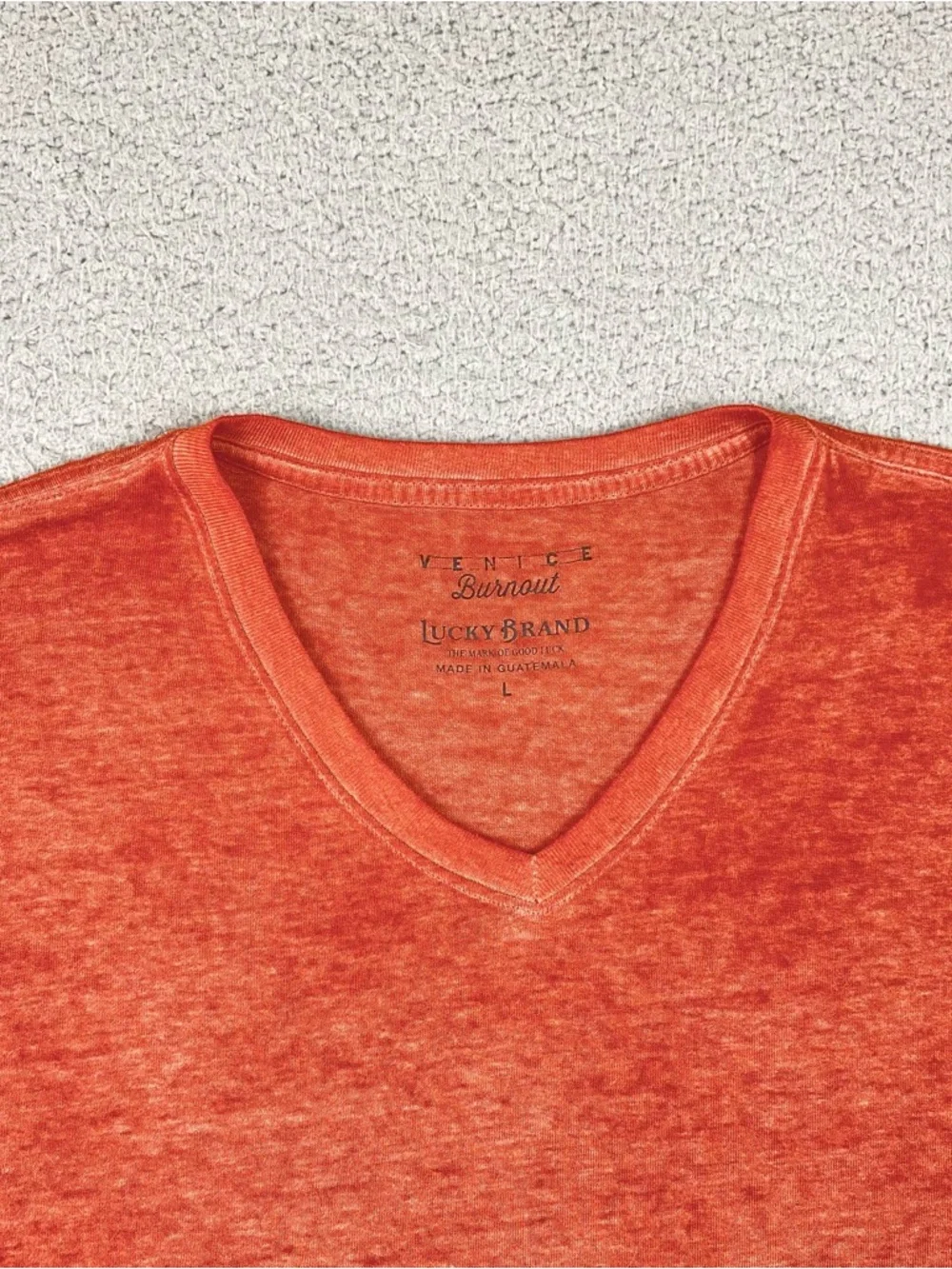 Lucky Brand Venice Burnout Men's Size L Red Short Sleeve V Neck T Shirt Light - Picture 4 of 8